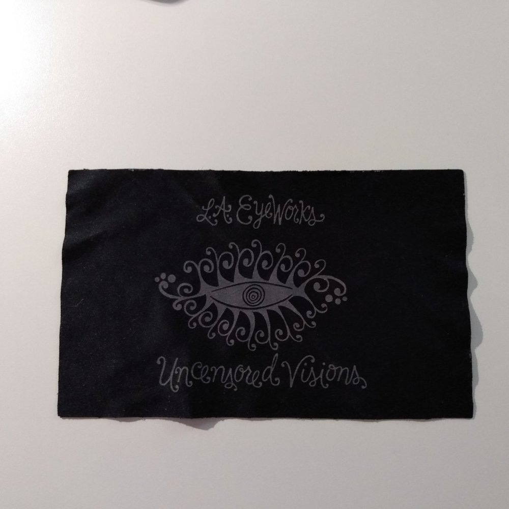 LA EYEWORKS EYEGLASS CLEANING CLOTH   